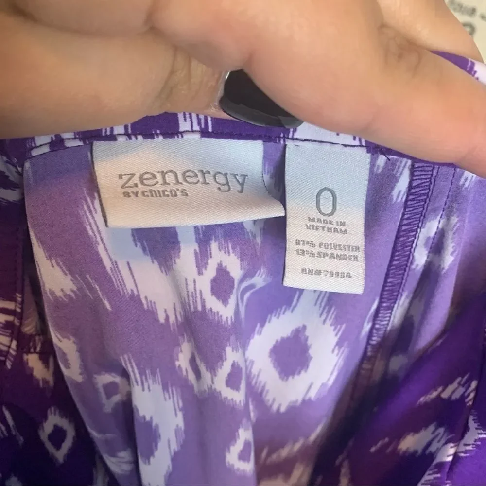 Chico's Zenergy size 0 purple & white 3/4 sleeve stretchy zip front jacket